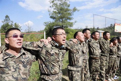 博海國(guó)濟(jì)商學(xué)院云南大學(xué)總裁26.27班結(jié)業(yè)典禮圓滿結(jié)束962.jpg 博海國(guó)濟(jì)商學(xué)院云南大學(xué)總裁26.27班結(jié)業(yè)典禮圓滿結(jié)束962.jpg