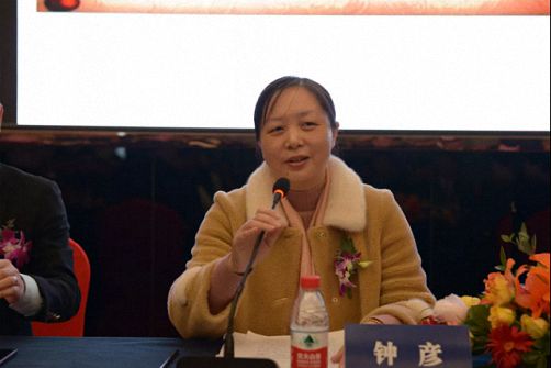 【開(kāi)學(xué)典禮】博海國(guó)濟(jì)商學(xué)院總裁班第158期暨江西財(cái)大贛州總裁21班隆重開(kāi)班979.jpg 【開(kāi)學(xué)典禮】博海國(guó)濟(jì)商學(xué)院總裁班第158期暨江西財(cái)大贛州總裁21班隆重開(kāi)班979.jpg