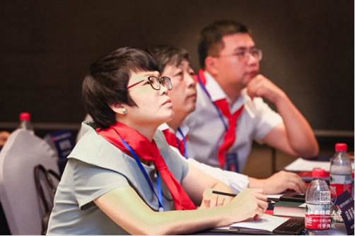 【開學(xué)典禮】博海國濟商學(xué)院總裁班第161期暨贛州教學(xué)點總裁22班隆重開班1552.png 【開學(xué)典禮】博海國濟商學(xué)院總裁班第161期暨贛州教學(xué)點總裁22班隆重開班1552.png