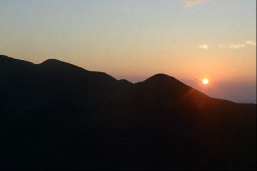 凝心聚力 勇攀高峰——記博海國(guó)濟(jì)商學(xué)院江西分院武功山登山之旅923.jpg