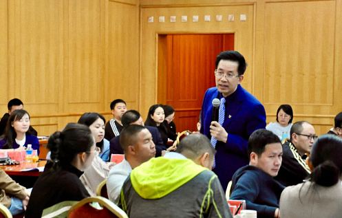 【課程回顧】 博海國濟(jì)商學(xué)院云南分院MTP管理技能班謝玉雄導(dǎo)師《管理者角色認(rèn)知和授權(quán)、控制與部署培育》384.jpg