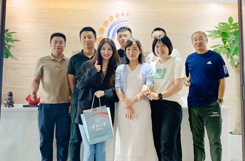 【企業(yè)走訪】——走訪云南分院總裁32班學(xué)員企業(yè)盛云科技有限公司711.jpg 【企業(yè)走訪】——走訪云南分院總裁32班學(xué)員企業(yè)盛云科技有限公司711.jpg