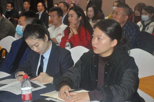 【課程回顧】贛州教學點11月17日公開課王體星教授《數(shù)字經(jīng)濟時代的企業(yè)戰(zhàn)略重構》2778.jpg 【課程回顧】贛州教學點11月17日公開課王體星教授《數(shù)字經(jīng)濟時代的企業(yè)戰(zhàn)略重構》2778.jpg