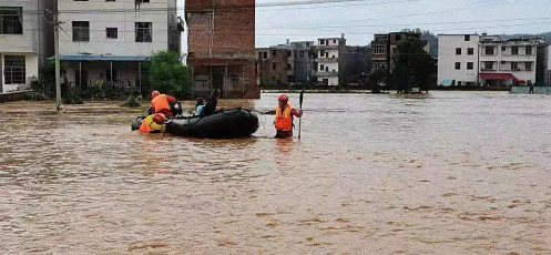 贛州教學(xué)點(diǎn)新商界21班赴韓坊鎮(zhèn)開(kāi)展洪澇災(zāi)害愛(ài)心捐贈(zèng)活動(dòng)243.jpg 贛州教學(xué)點(diǎn)新商界21班赴韓坊鎮(zhèn)開(kāi)展洪澇災(zāi)害愛(ài)心捐贈(zèng)活動(dòng)243.jpg