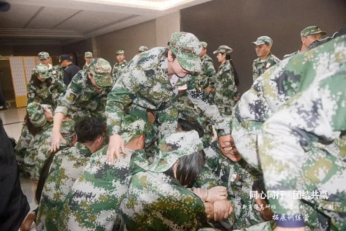 【兩省聯(lián)動(dòng)】記江西新商界83班與云南新商界36班“同心同行·團(tuán)結(jié)共贏”拓展訓(xùn)練營圓滿舉行653.jpg 【兩省聯(lián)動(dòng)】記江西新商界83班與云南新商界36班“同心同行·團(tuán)結(jié)共贏”拓展訓(xùn)練營圓滿舉行653.jpg