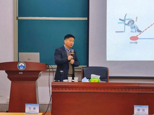 【開學(xué)典禮】博海國濟(jì)新商界研修班第182期暨武漢企業(yè)家工商管理(春季)班隆重開班87.jpg 【開學(xué)典禮】博海國濟(jì)新商界研修班第182期暨武漢企業(yè)家工商管理(春季)班隆重開班87.jpg