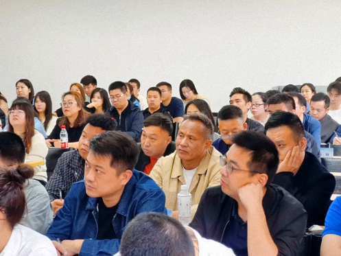 【課程回顧】湖北分院4月20日-21日管理班課程《情境領(lǐng)導(dǎo)力》《高績(jī)效團(tuán)隊(duì)的熔煉》 891.jpg 【課程回顧】湖北分院4月20日-21日管理班課程《情境領(lǐng)導(dǎo)力》《高績(jī)效團(tuán)隊(duì)的熔煉》 891.jpg