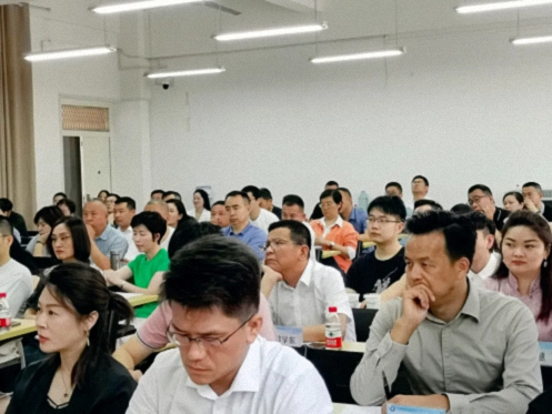 【課程回顧】湖北分院4月27日潘誠教授《民營企業(yè)逆境突圍與轉(zhuǎn)型創(chuàng)新》783.jpg