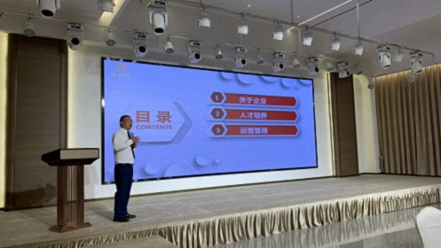 【企業(yè)走訪】——云南新商界31班劉德良同學(xué)企業(yè)滇和緣婚禮藝術(shù)中心 398.jpg