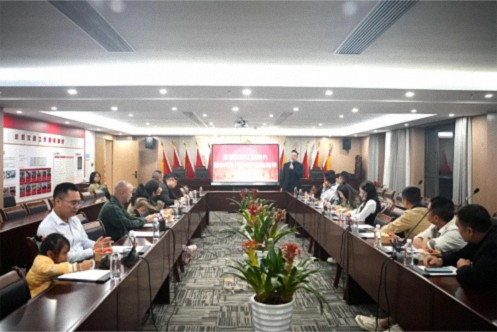 【企業(yè)走訪】——贛州新商界27班集體走訪華匯工程設(shè)計(jì)和南芳律師事務(wù)所 984.jpg 【企業(yè)走訪】——贛州新商界27班集體走訪華匯工程設(shè)計(jì)和南芳律師事務(wù)所 984.jpg