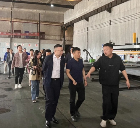 【企業(yè)走訪】——陜西CEO研修20班張申同學(xué)企業(yè)咸陽通瑞達(dá)工貿(mào)有限公司958.jpg 【企業(yè)走訪】——陜西CEO研修20班張申同學(xué)企業(yè)咸陽通瑞達(dá)工貿(mào)有限公司958.jpg